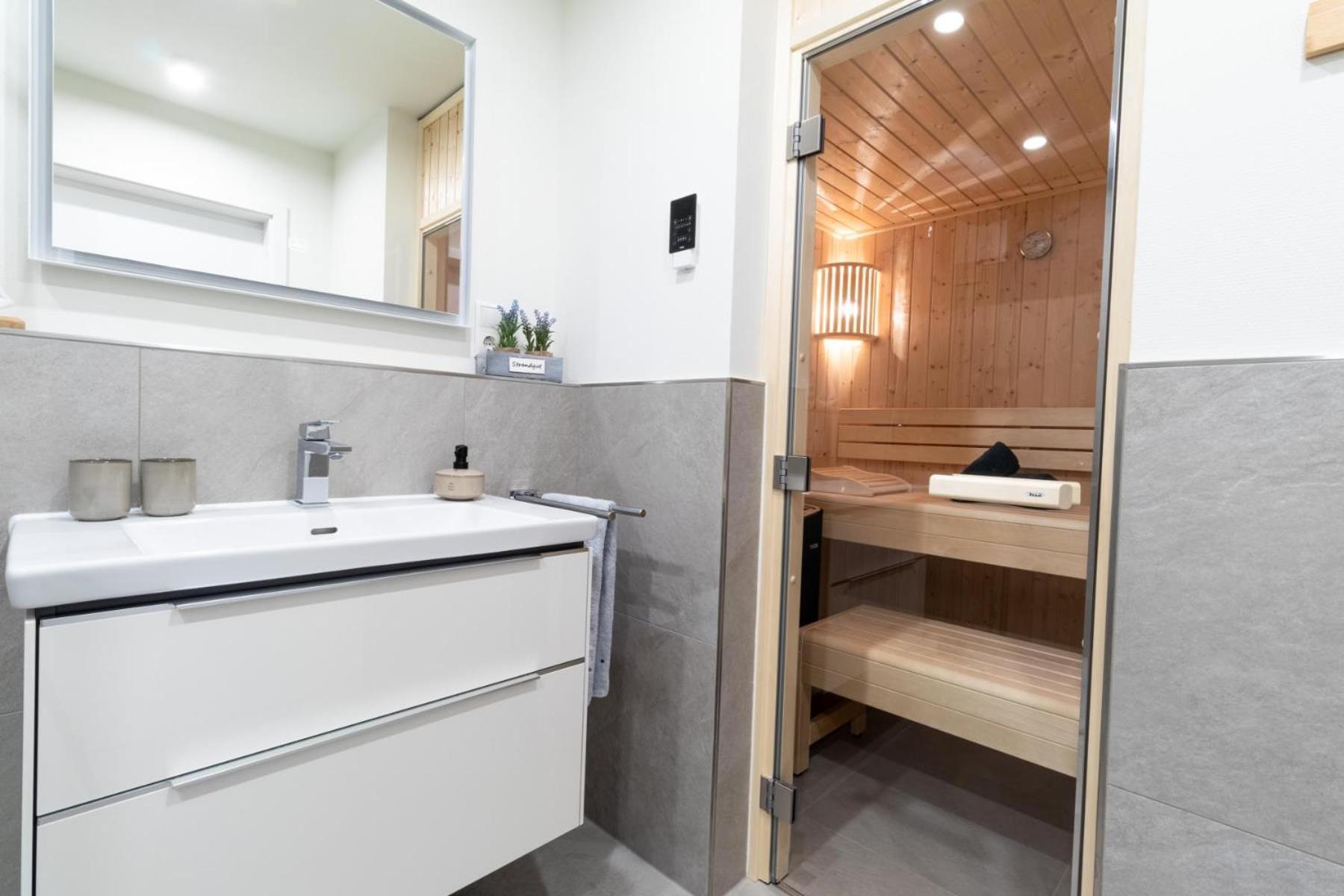 Dorumer Sielhuus 20 Mit Sauna Und Balkon Apartment